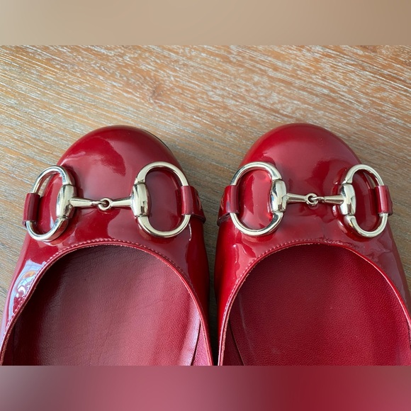 GUCCI Red Patent Leather Ballet Flats - Picture 3 of 14